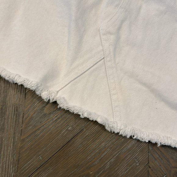 Harper white mini skirt-size small - Picture 4 of 4